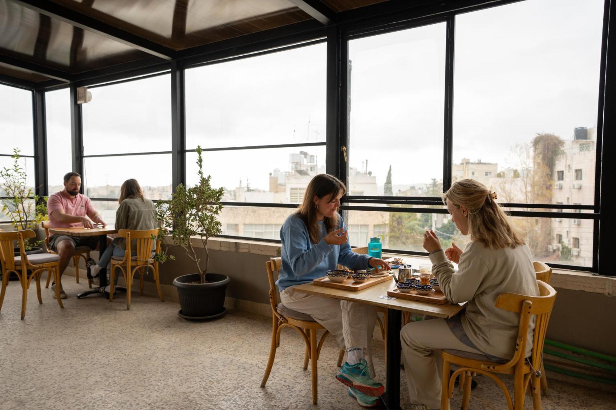 Battuta Hostel Amman Exteriör bild